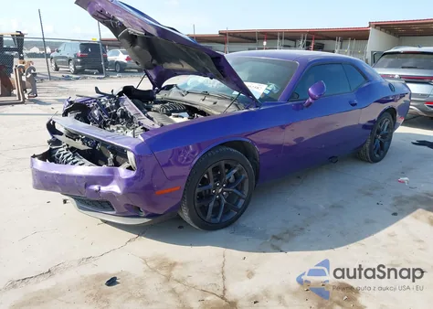 2023 Dodge Challenger Sxt z USA, uszkodzony, nr VIN 2C3CDZAG0PH566607